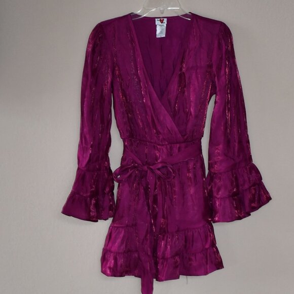 Heart & Heels Junior's Fushia Long Bell Sleeve Iridescent Ruffle Dress Size Med - Picture 1 of 4